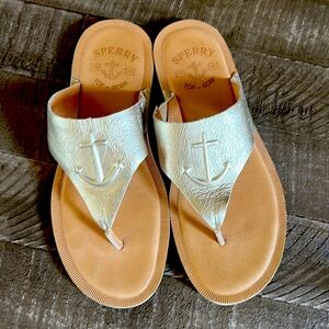 Gold Sperry sandals!